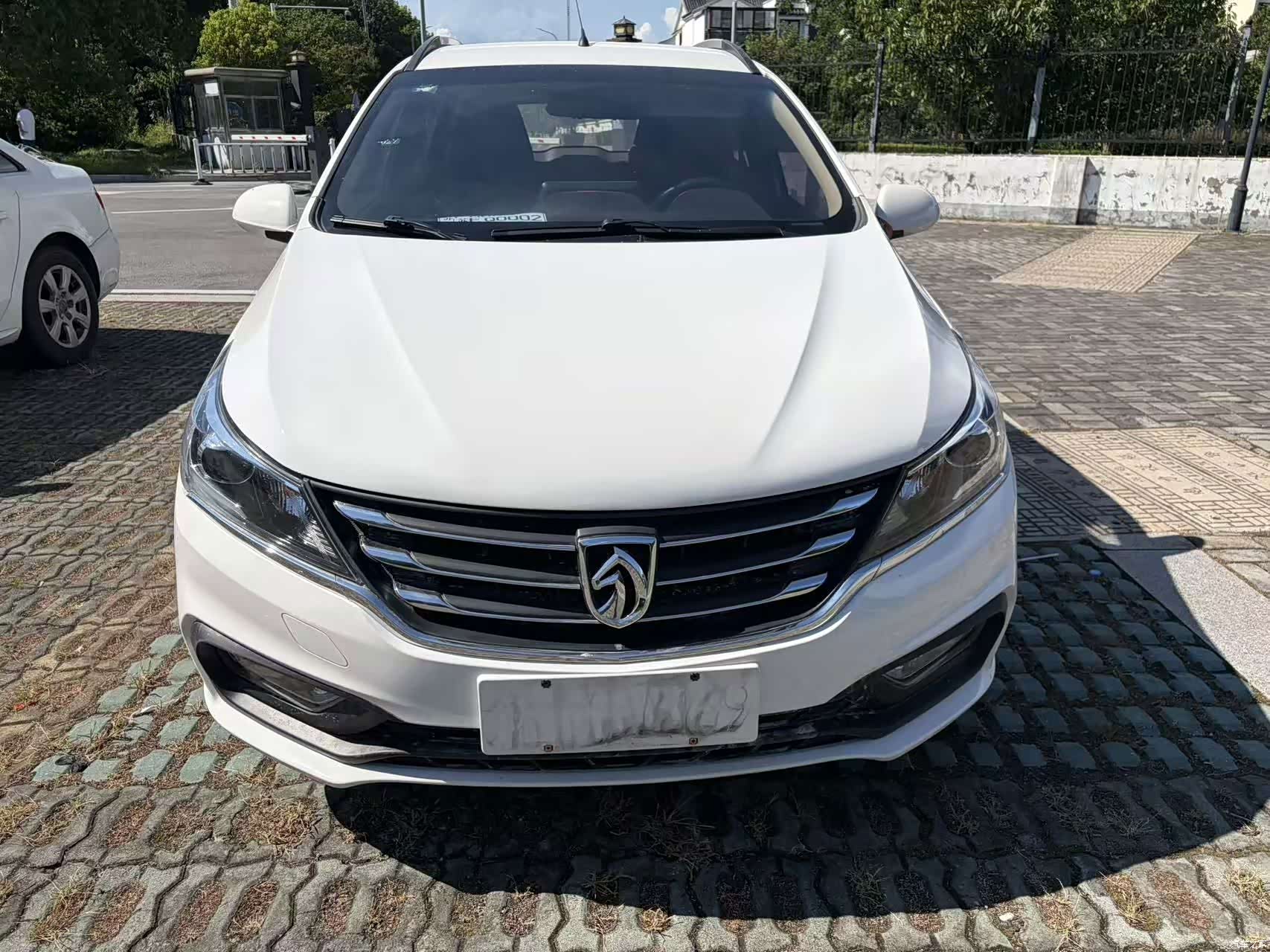 Wuling 310W, 2019 2