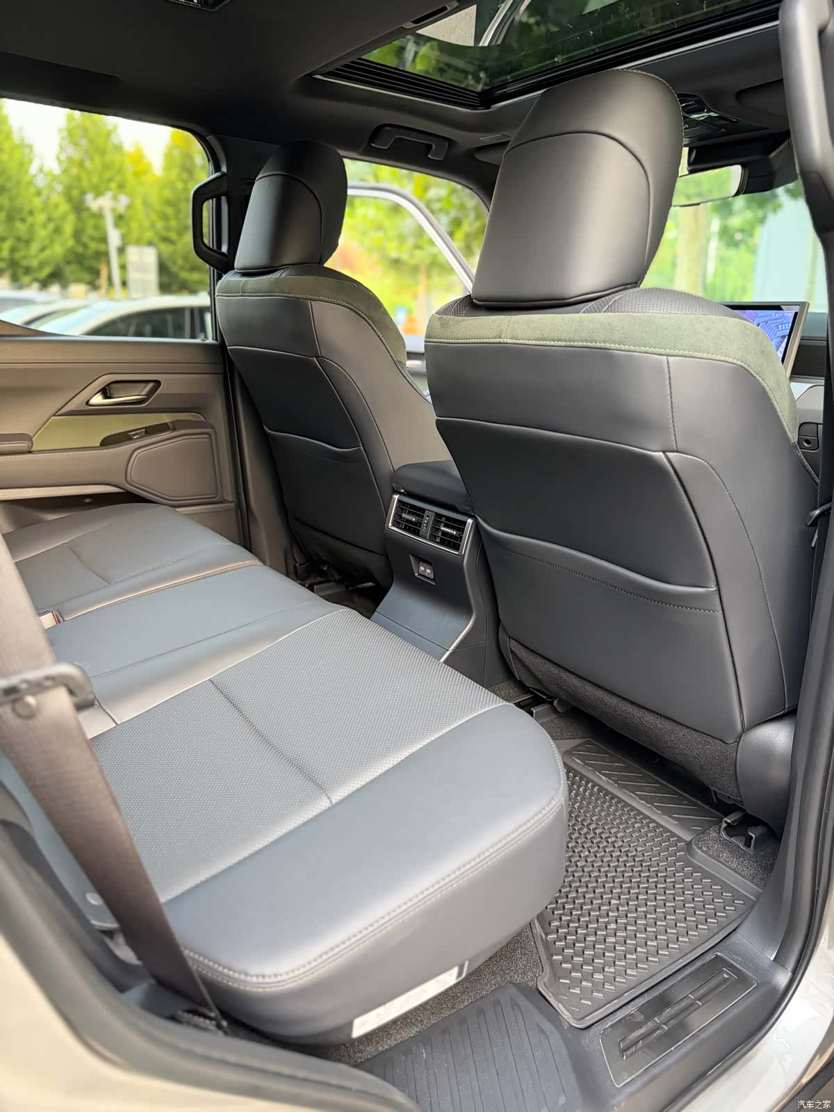 Lexus GX, 2026 19