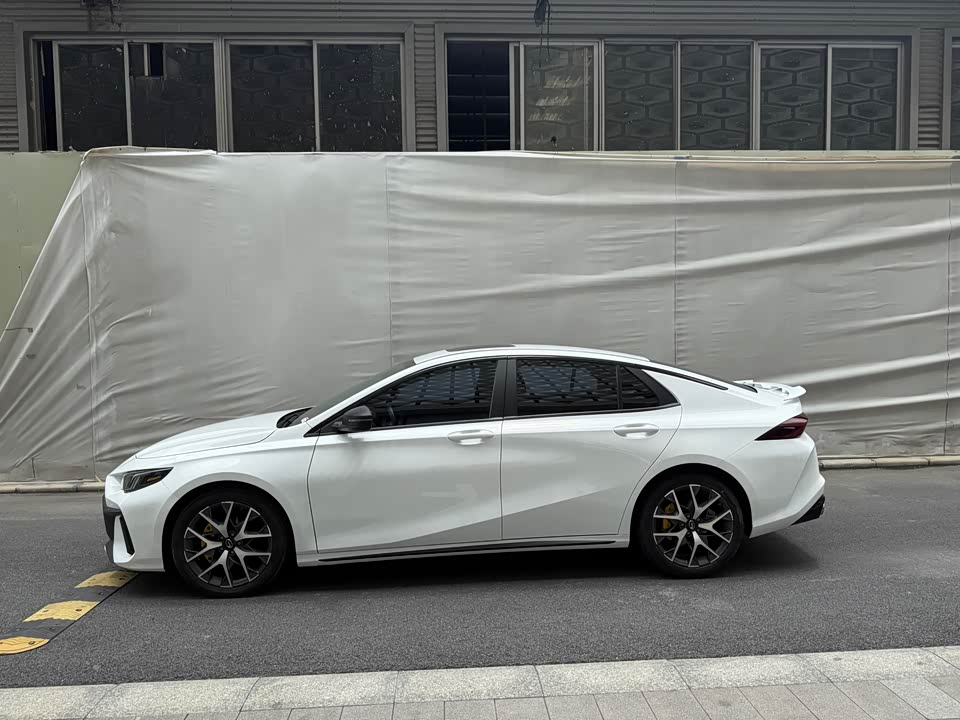 Trumpchi Shadow Leopard