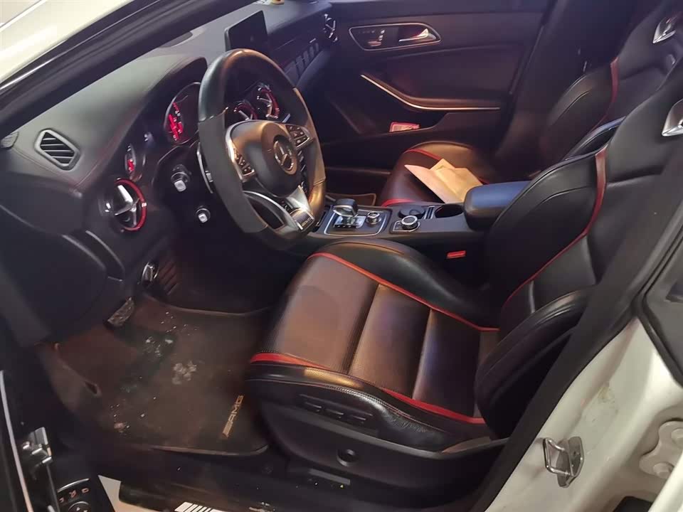 Mercedes-Benz CLA AMG