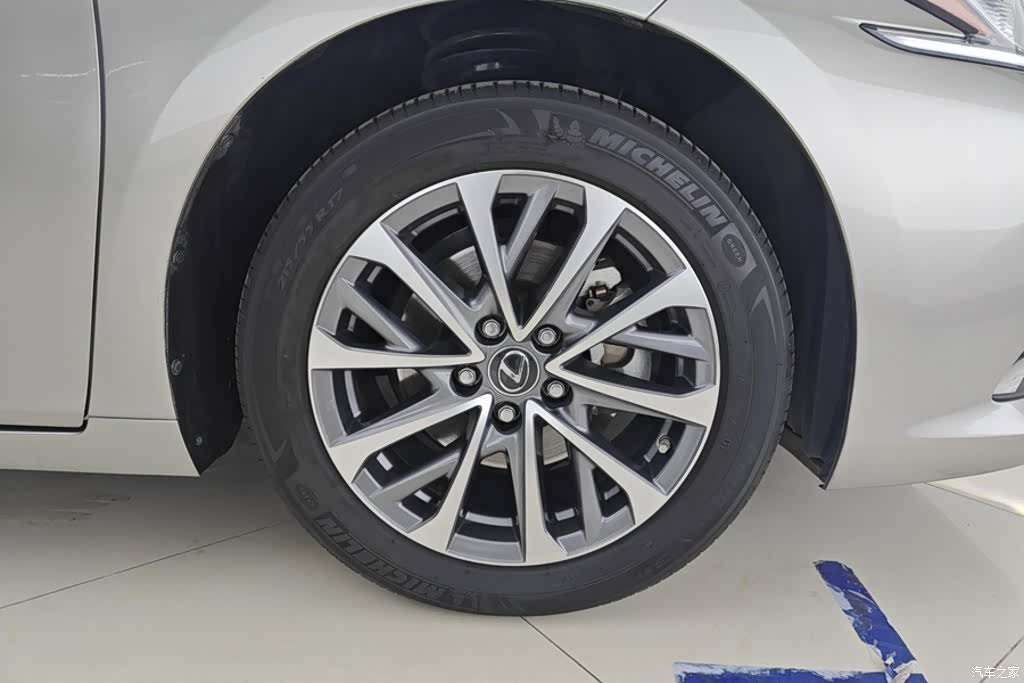 Lexus ES, 2023 6