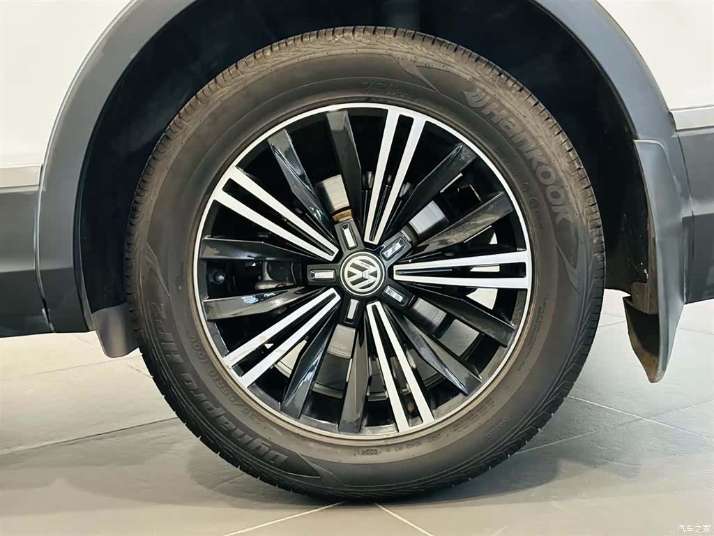 Volkswagen Tiguan L, 2019 15