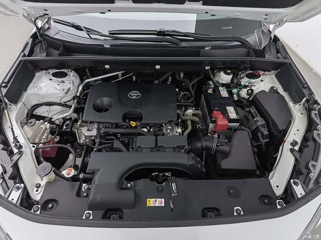 Toyota RAV4, 2021 6