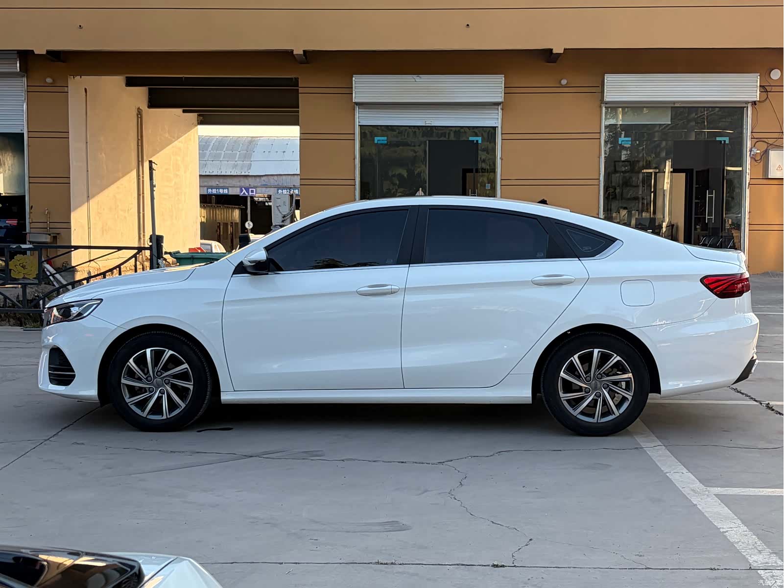 Geely Binray, 2019 15