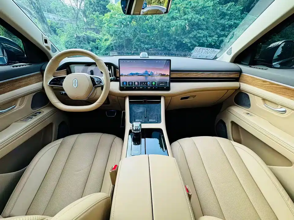 AITO Ask the world M7