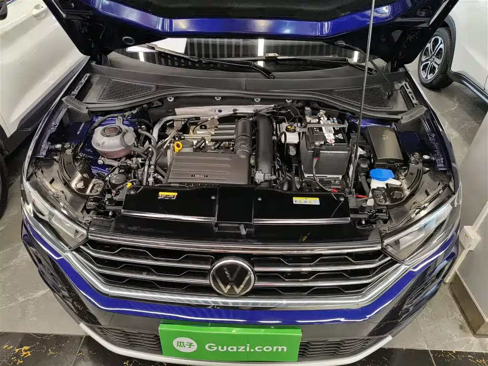 Volkswagen T-ROC exploring Songs