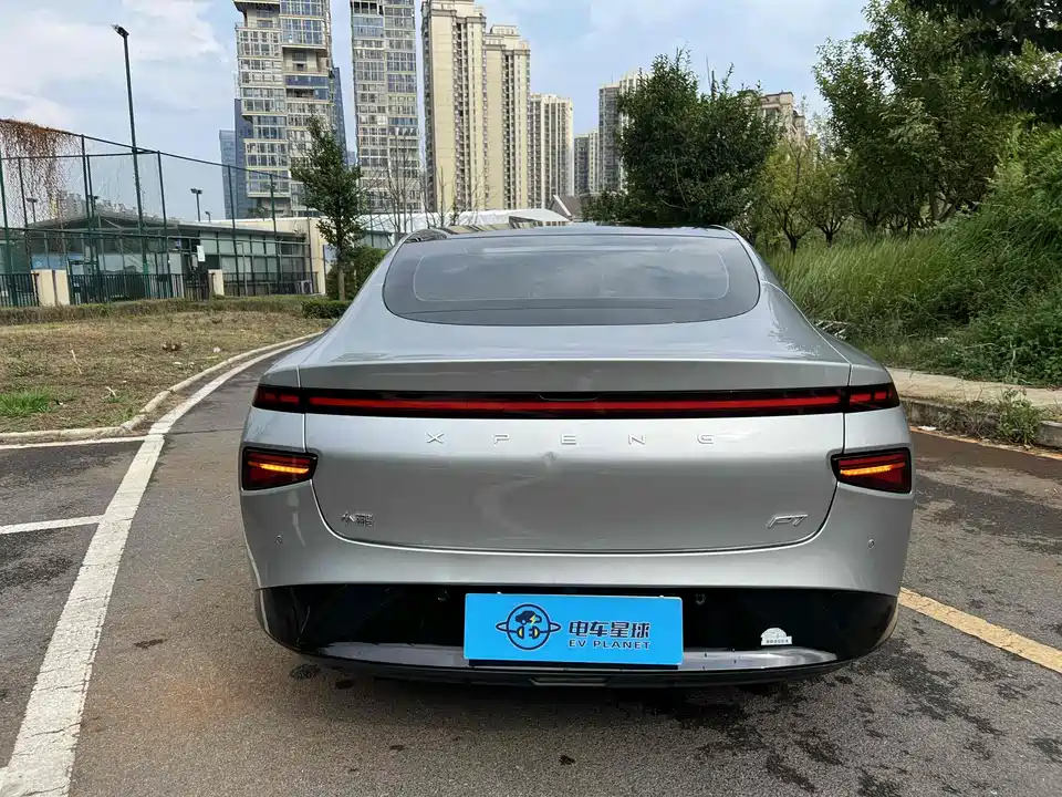 XPENG P7