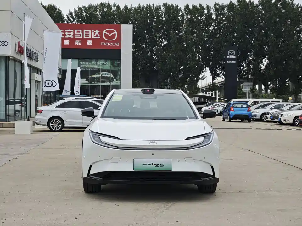 Toyota bZ5