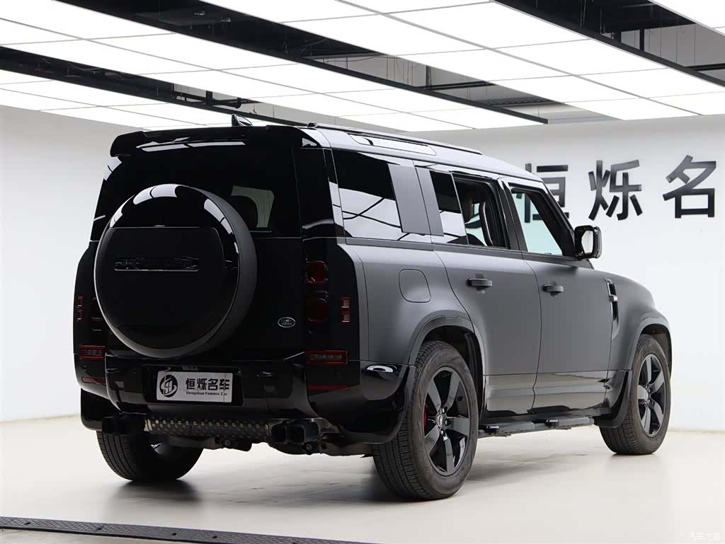 Land Rover Defender, 2024 28