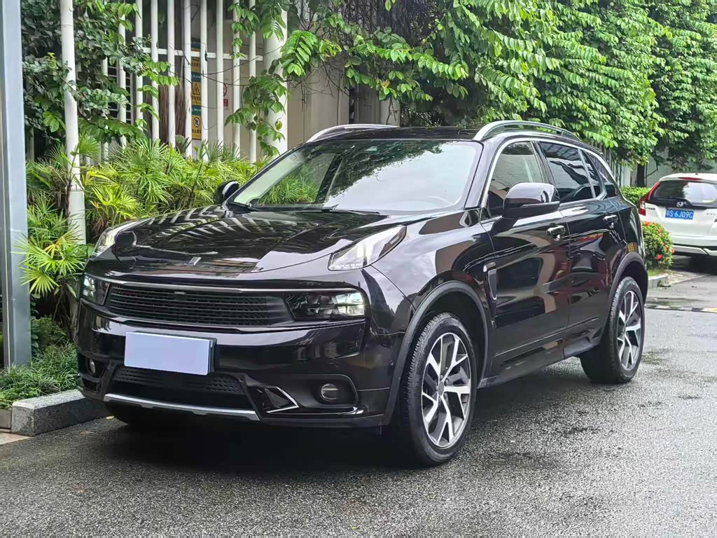 Lynk & Co 01