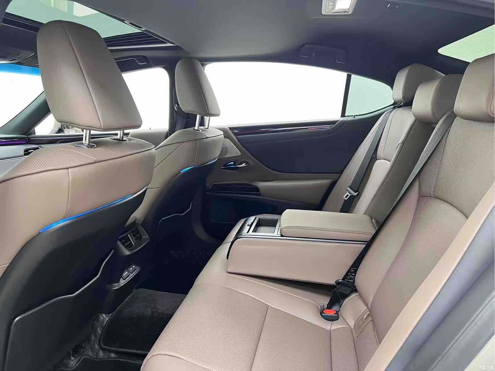 Lexus ES, 2024 12