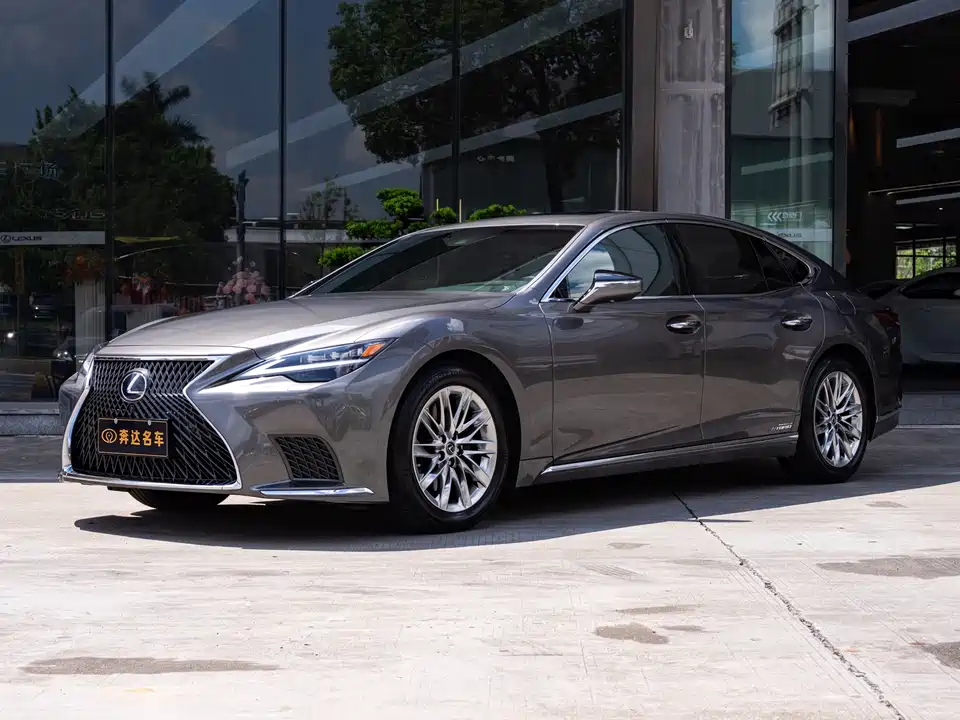 Lexus LS
