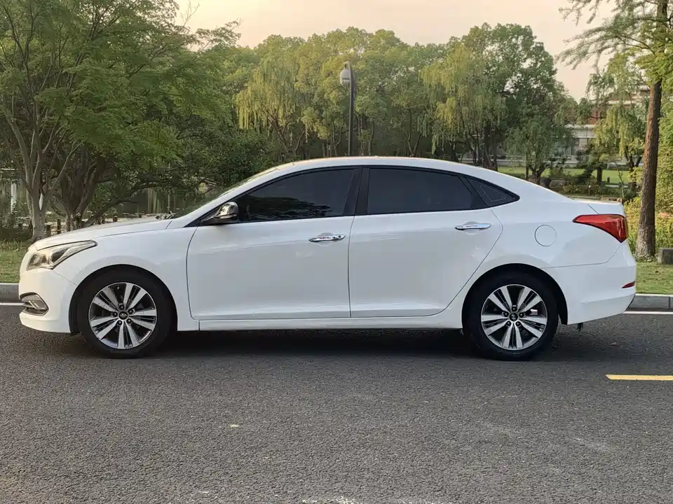 Hyundai Name picture