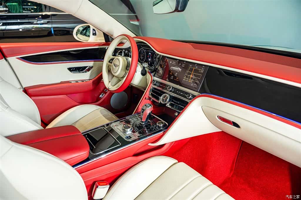 Bentley Flying Spur, 2024 10