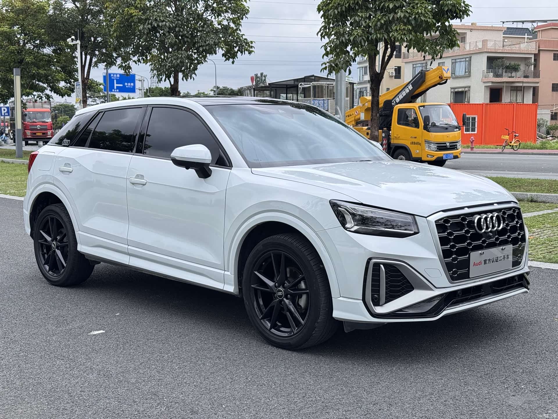 Audi Q2L, 2023 9