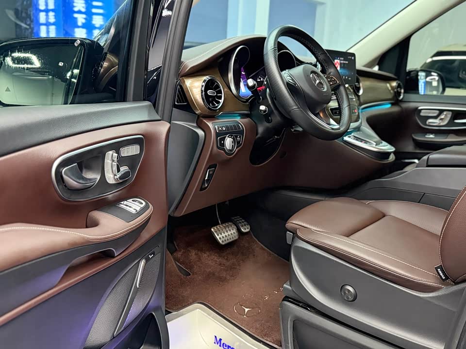 Mercedes-Benz V-class