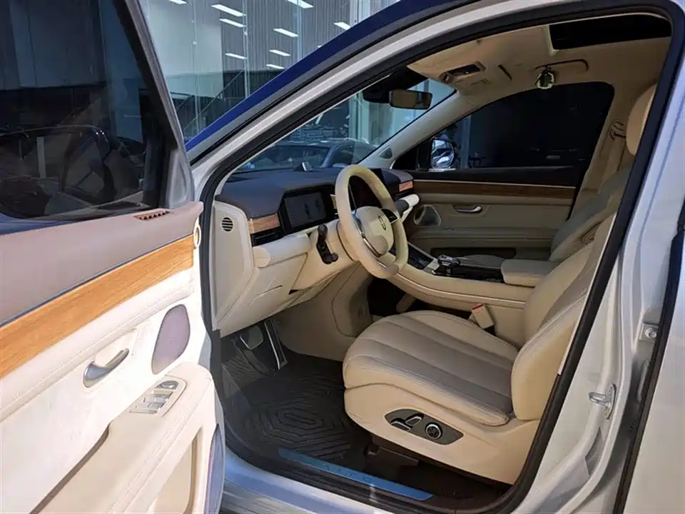 AITO Ask the world M7