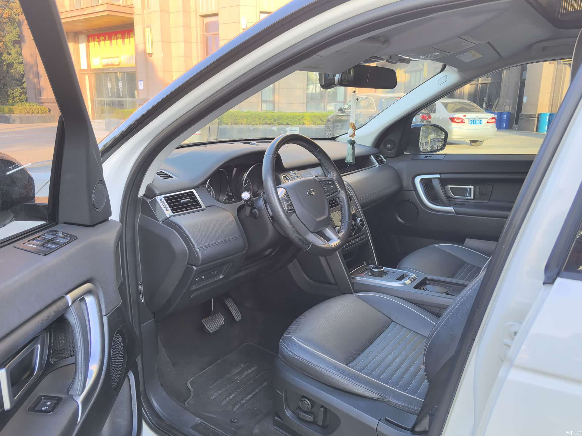 Land Rover Discovery, 2019 4