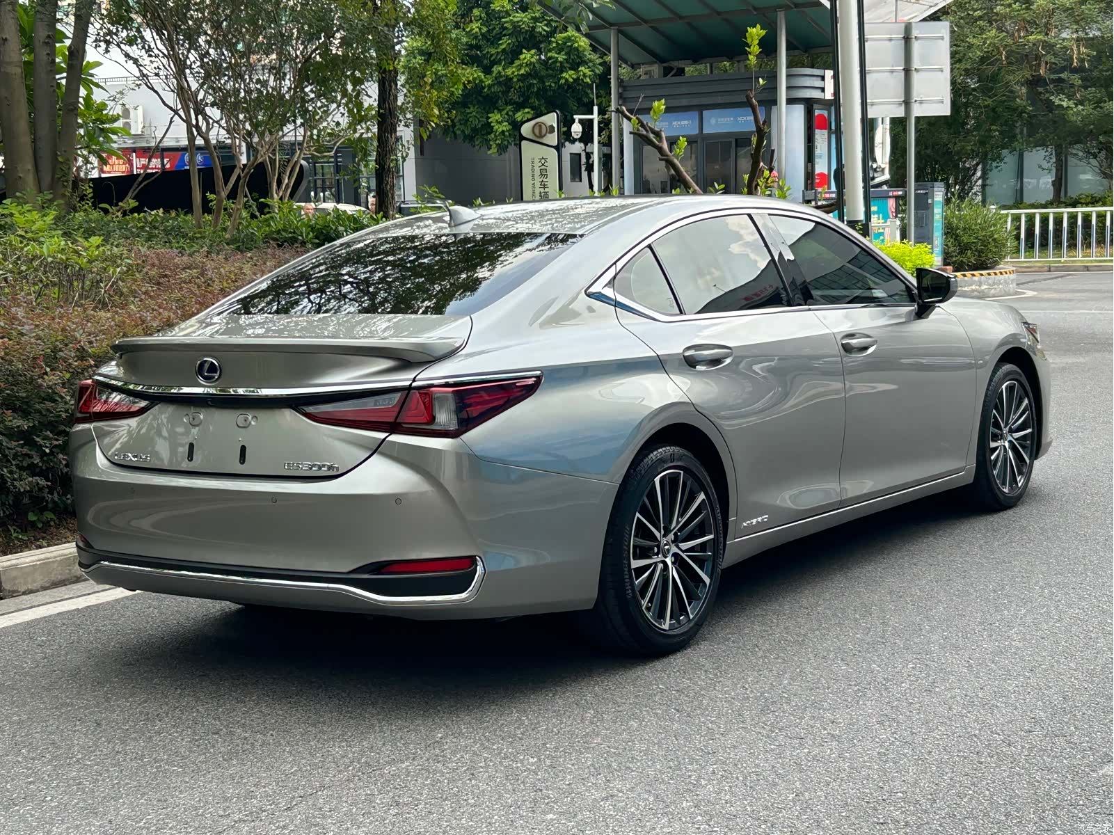 Lexus ES, 2022 4