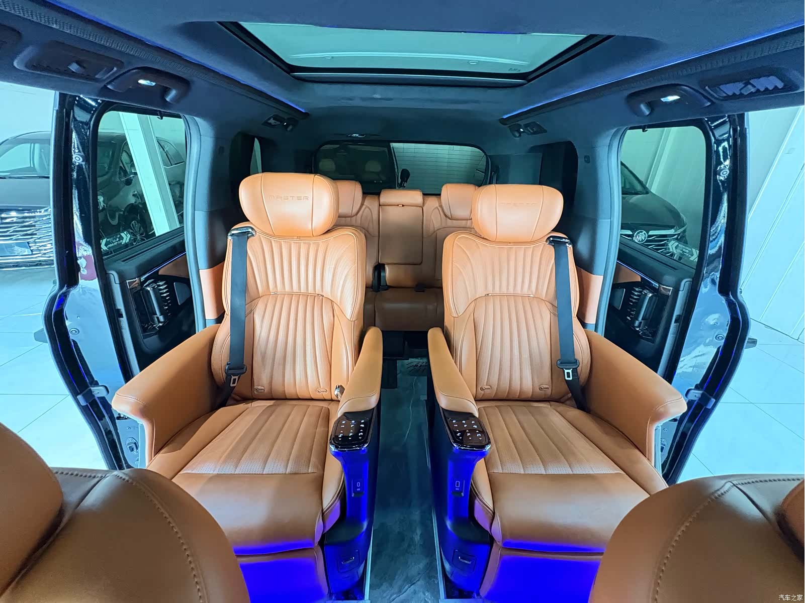 Trumpchi E9, 2024 17
