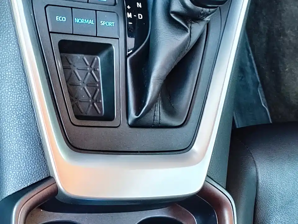 Toyota RAV4 Rongfang