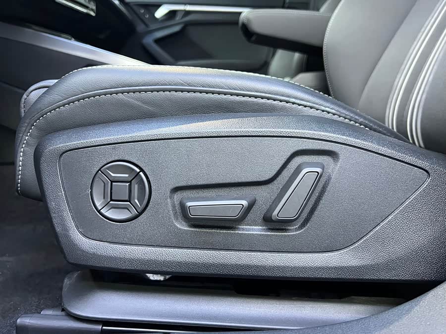 Audi A3 2023, фото 6