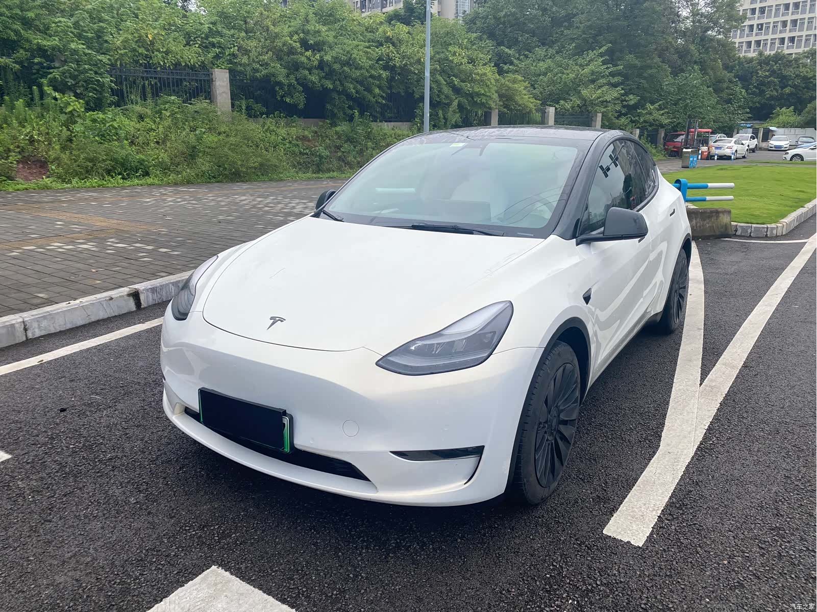 Tesla Model Y, 2021 1