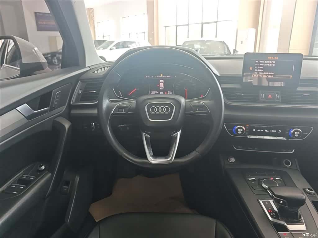 Audi Q5L, 2019 10