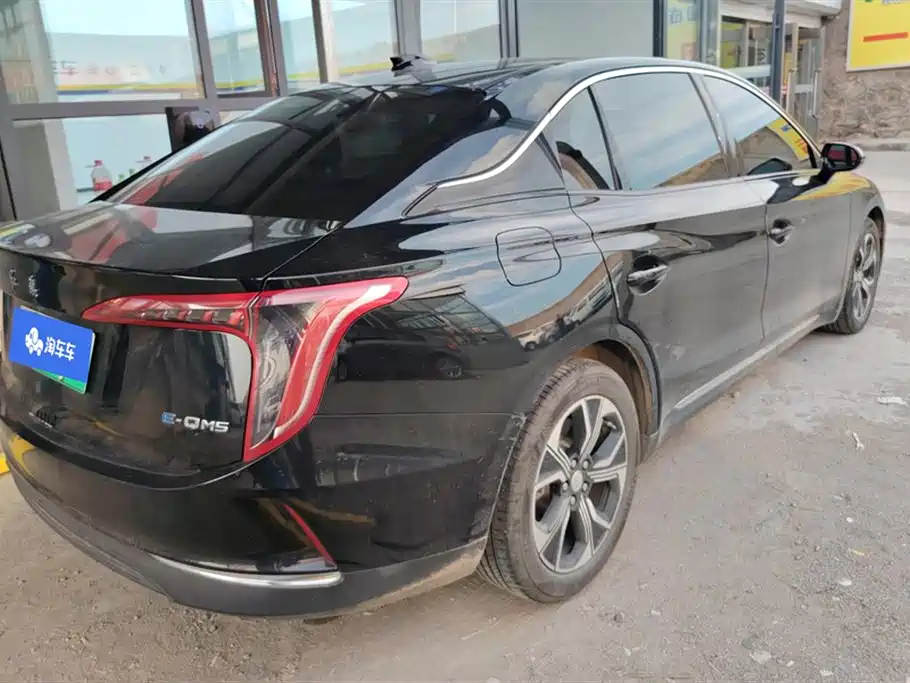 Hongqi E-QM5