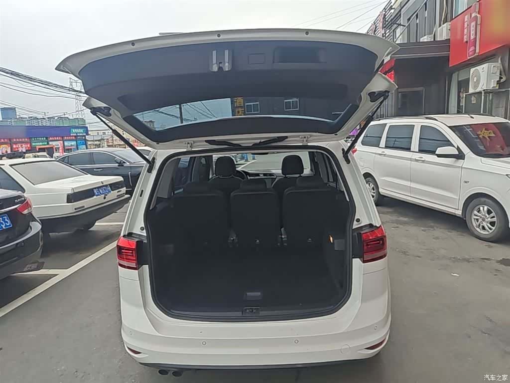 Volkswagen L, 2017 19