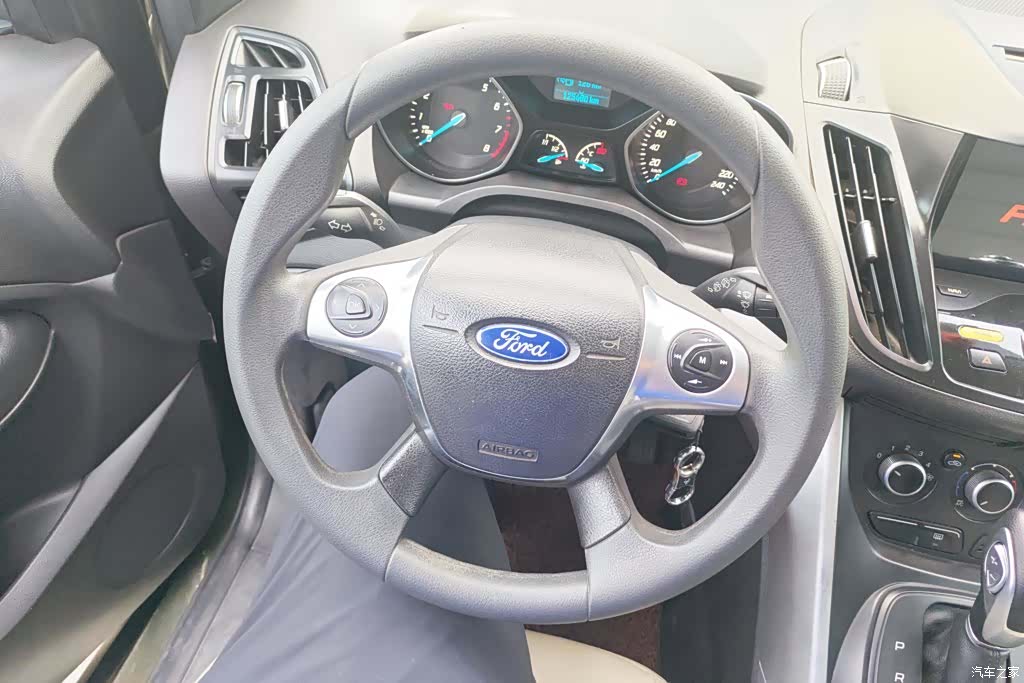 Ford Kuga, 2015 15