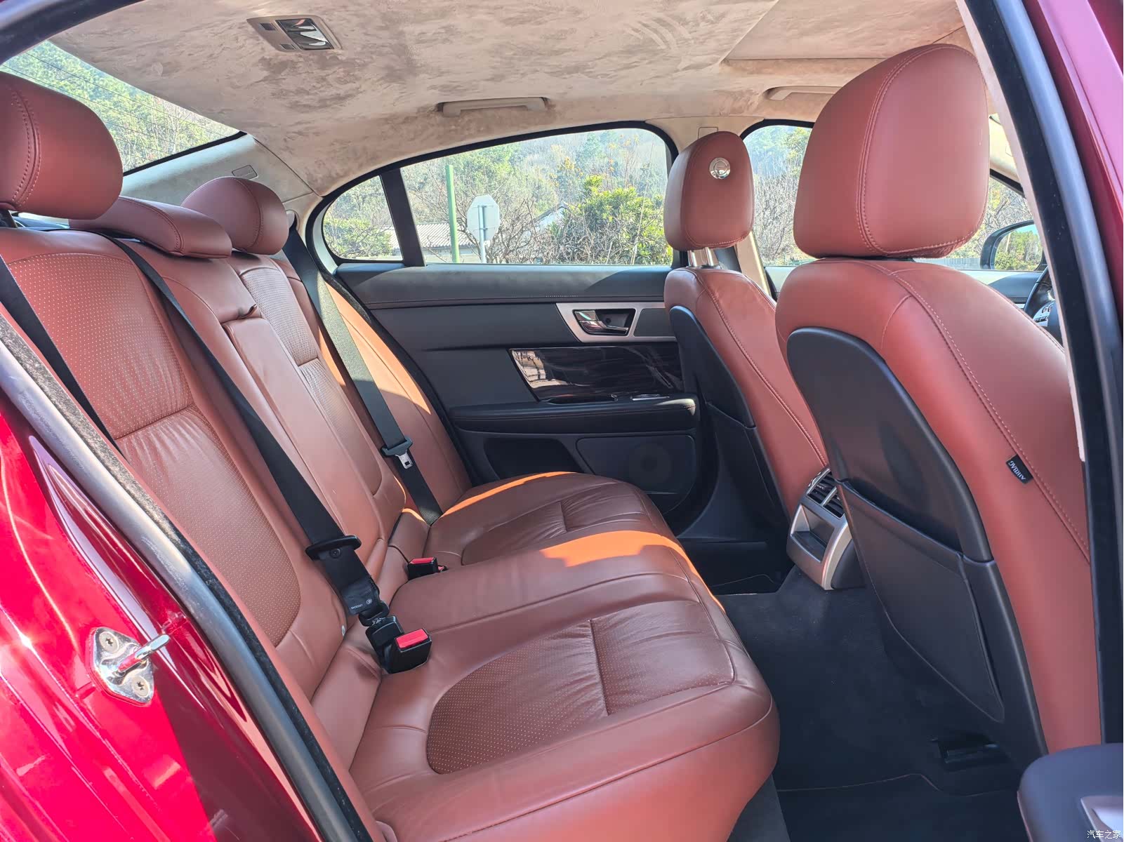 Jaguar XF, 2013 15