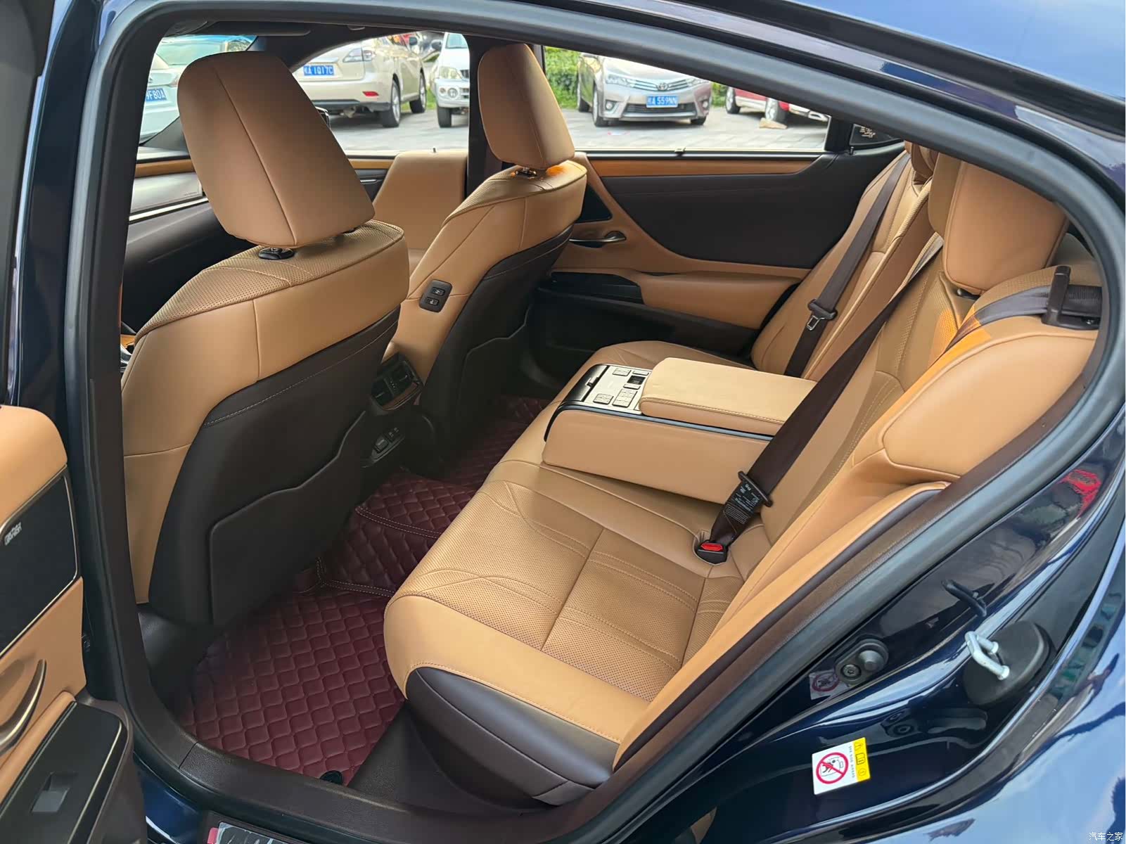 Lexus ES, 2019 15