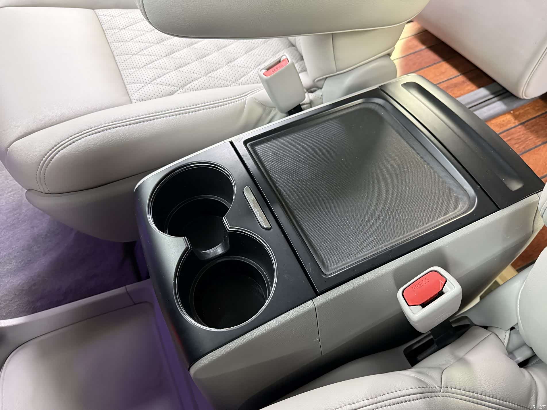 Toyota Sienna, 2015 27