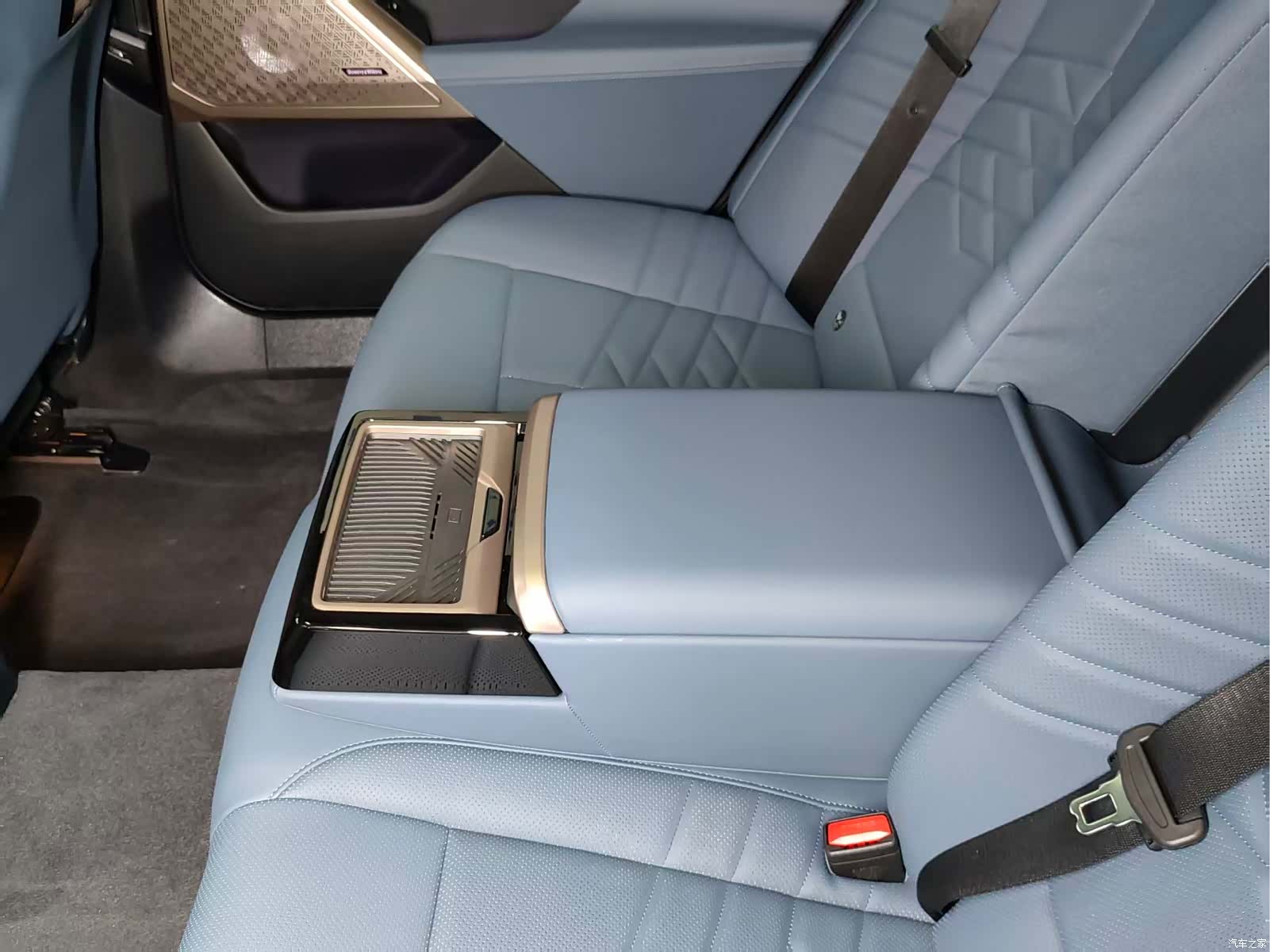 BMW 5 Series, 2025 12