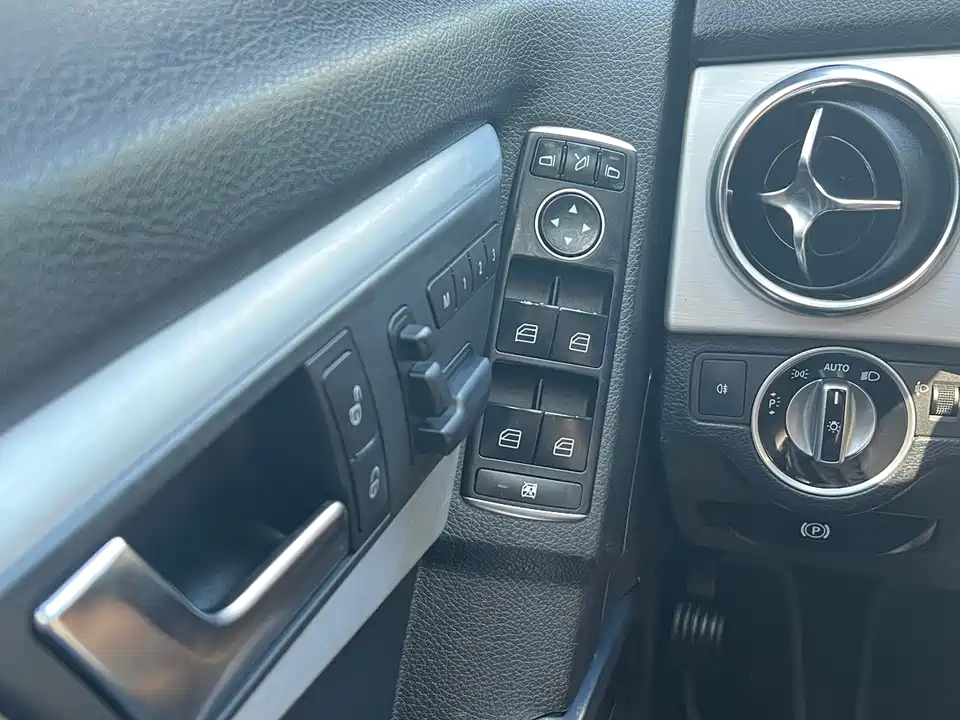 Mercedes-Benz GLK class