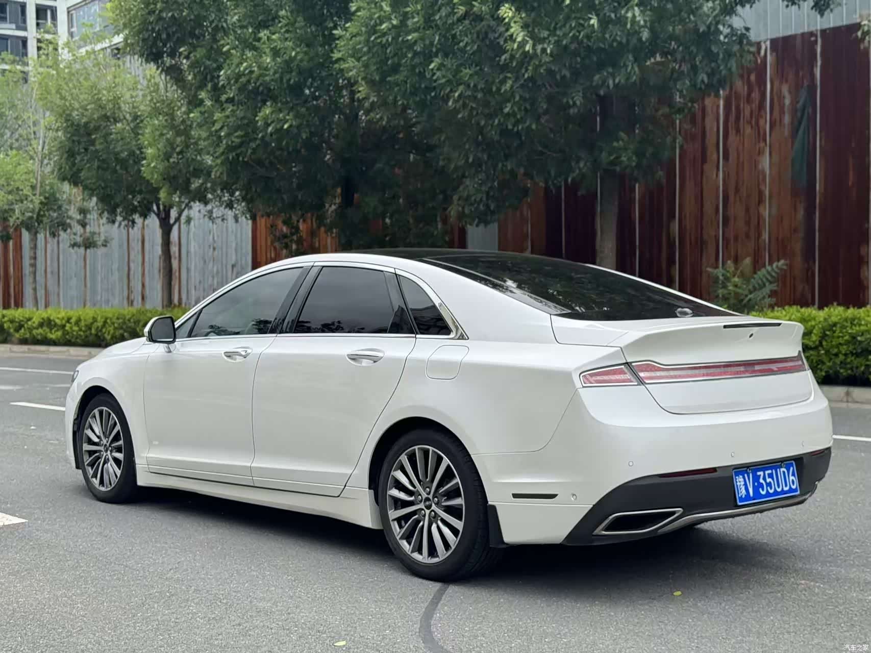Lincoln MKZ, 2018 12