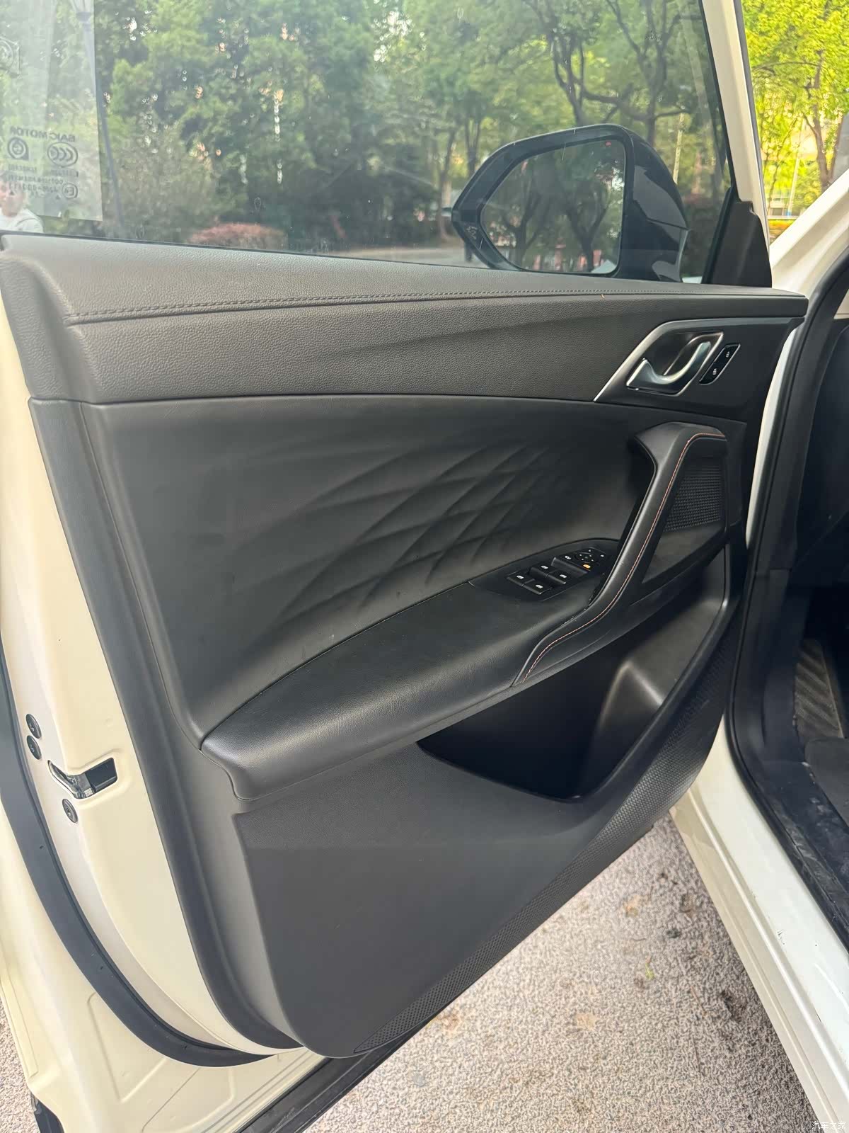 Roewe RX5, 2022 4