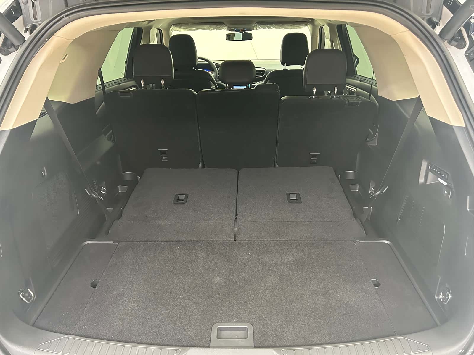 Ford Explorer, 2021 15