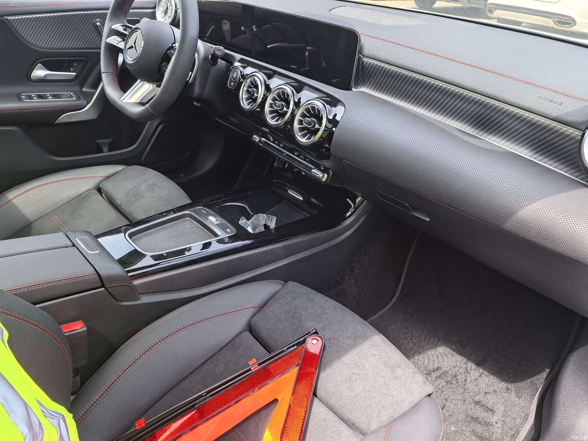 Mercedes-Benz A-Class, 2025 6