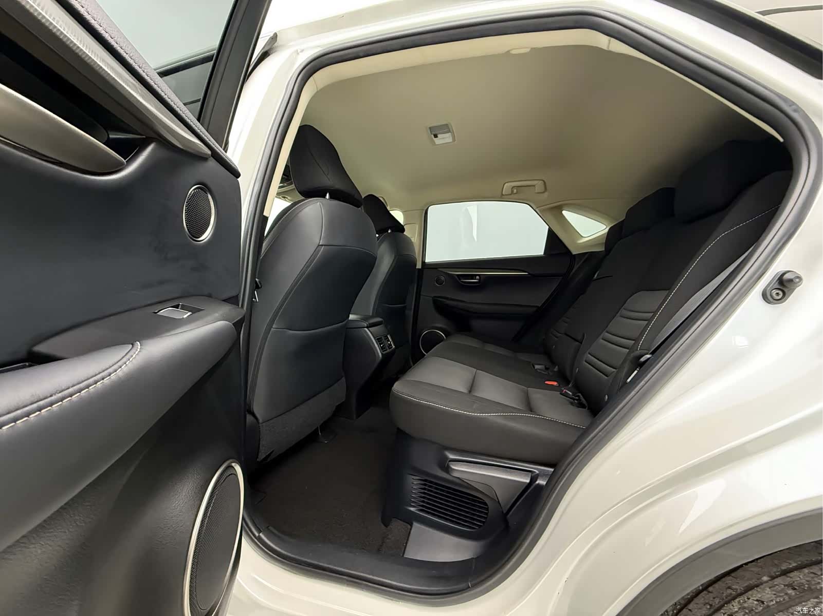 Lexus NX, 2021 16