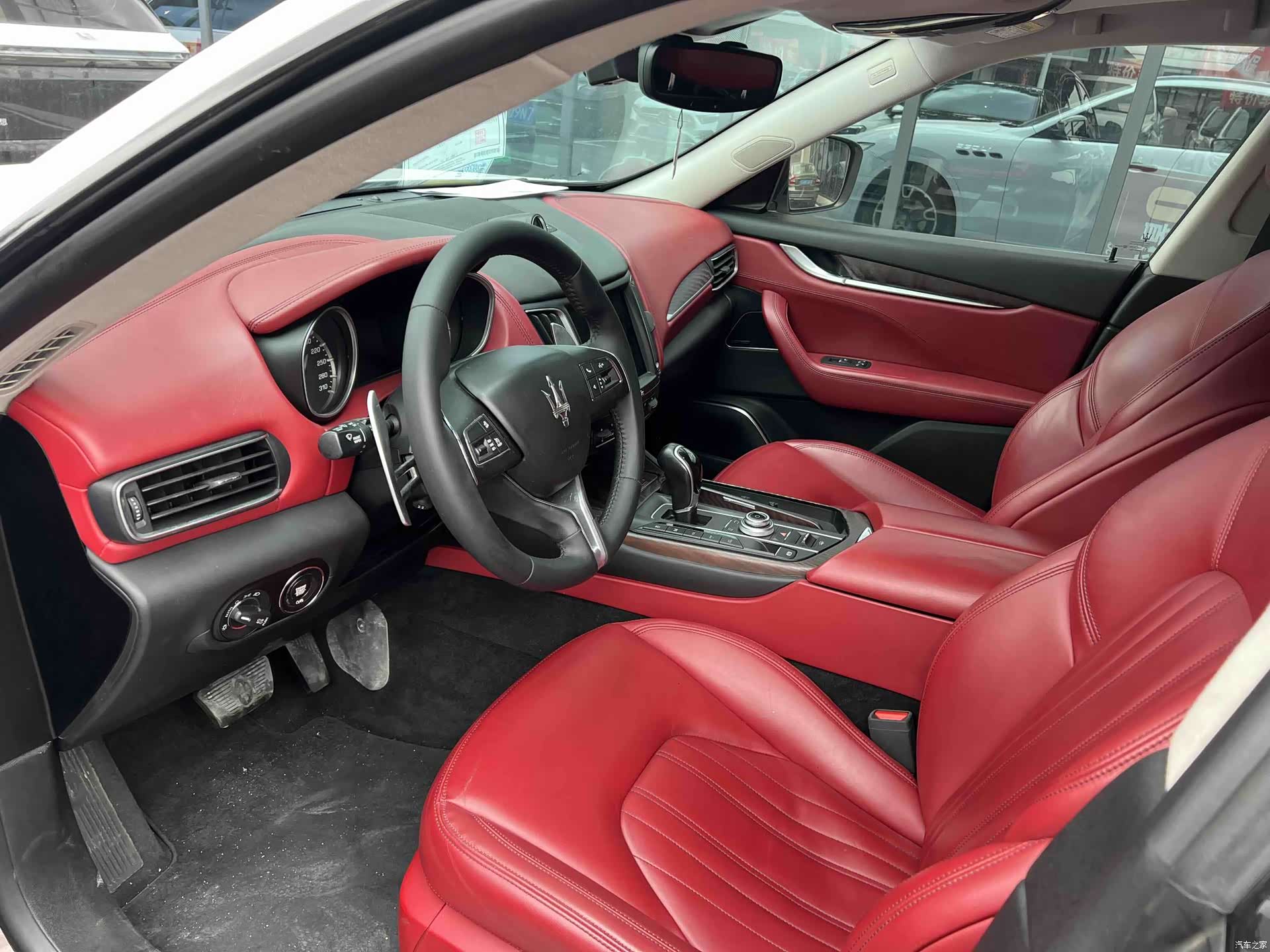 Maserati Levante, 2017 6