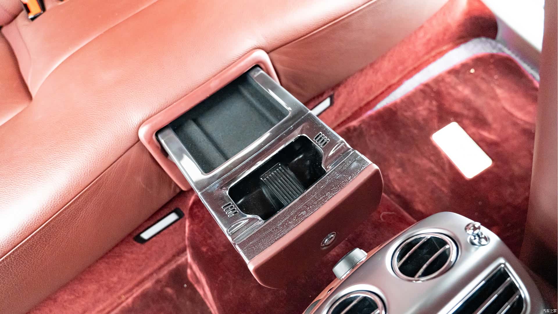 Rolls-Royce Ghost, 2015 10
