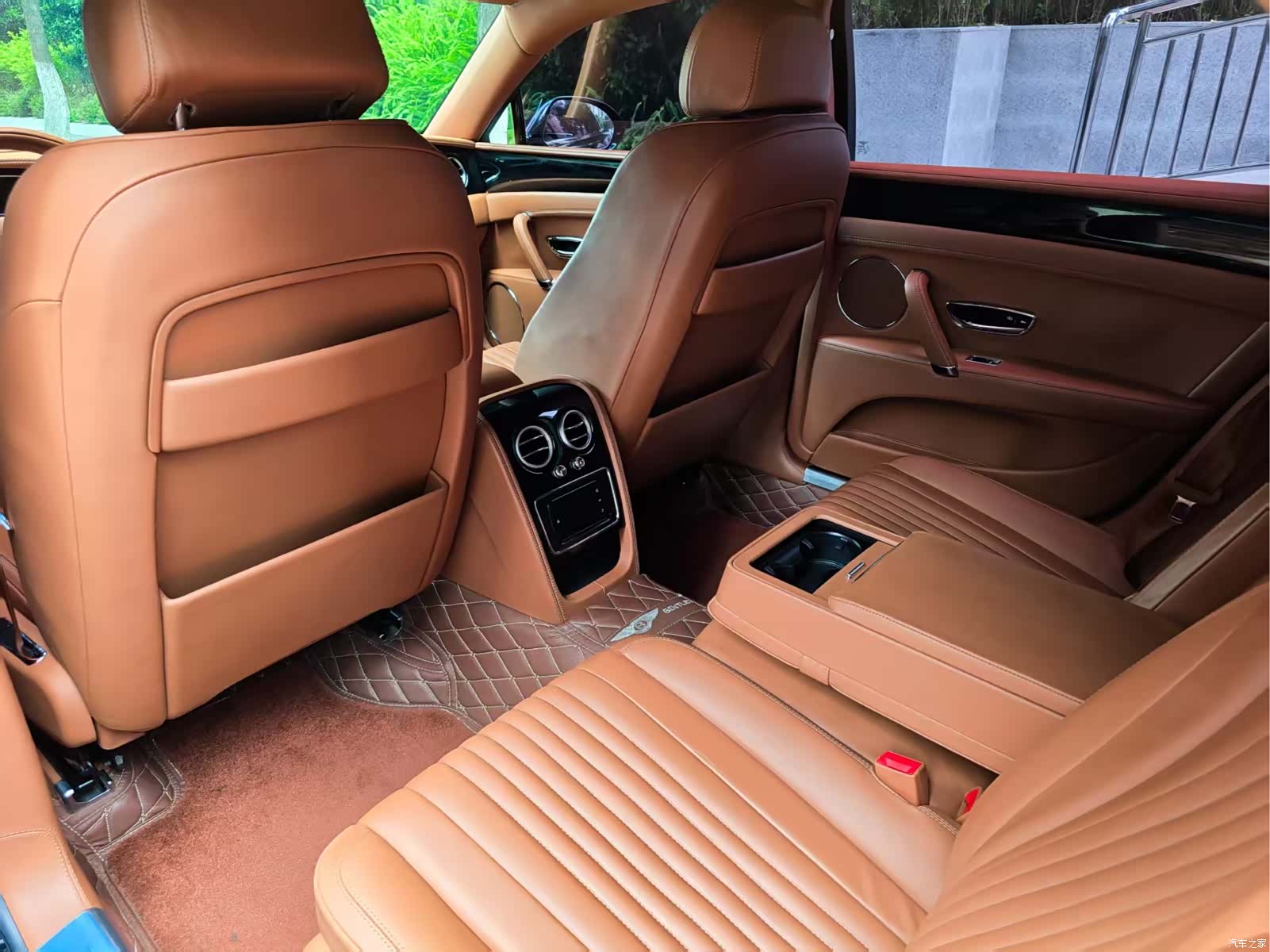 Bentley Flying Spur, 2018 6
