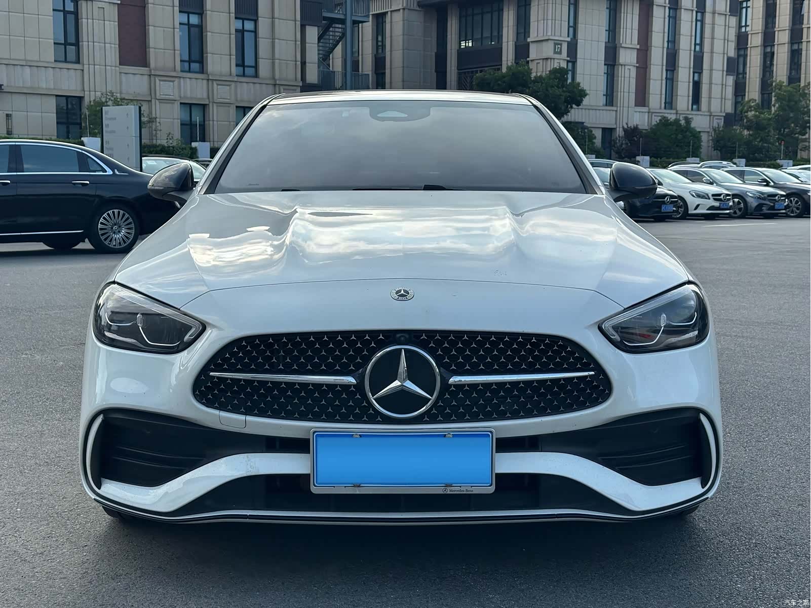 Mercedes-Benz C-Class, 2025 3