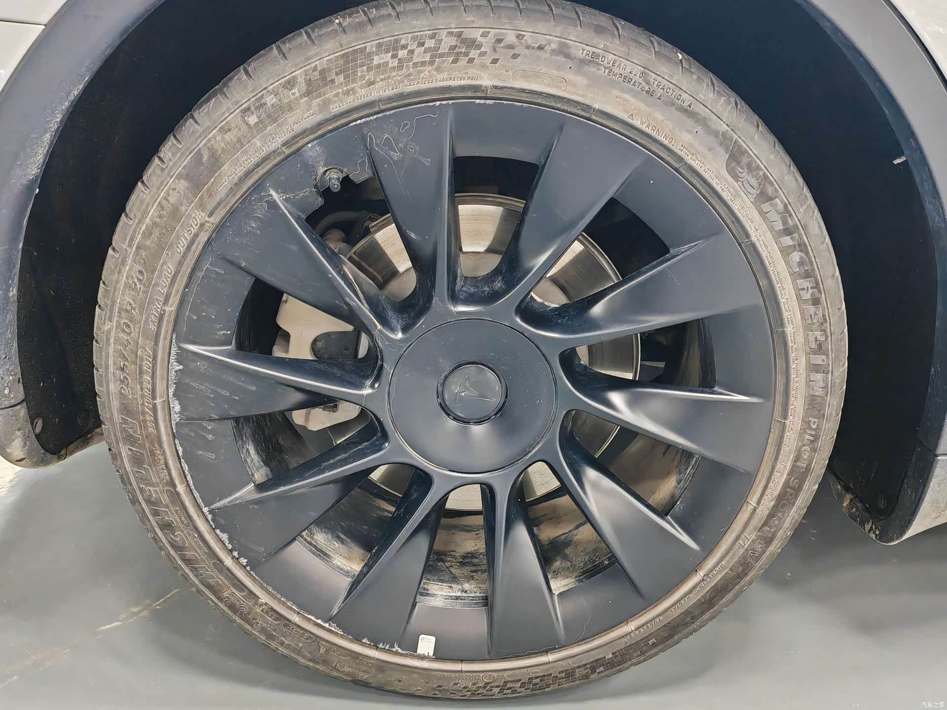 Tesla Model Y, 2024 все фото