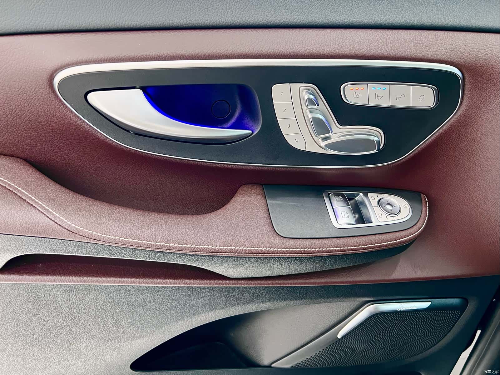 Mercedes-Benz V-Class, 2025 23
