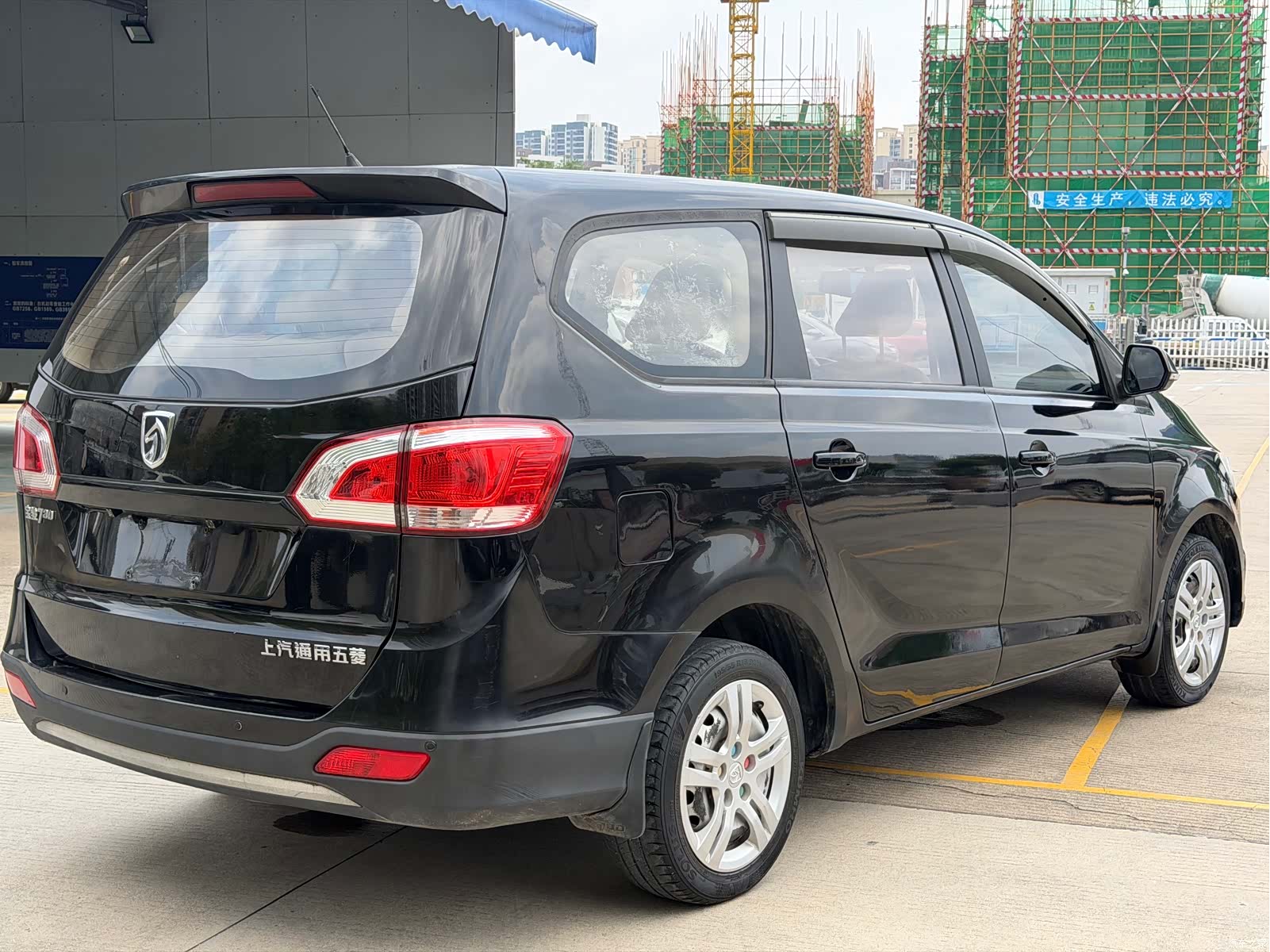 Wuling 730, 2016 6