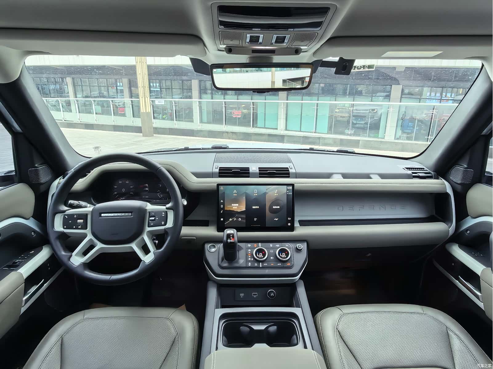 Land Rover Defender, 2022 15