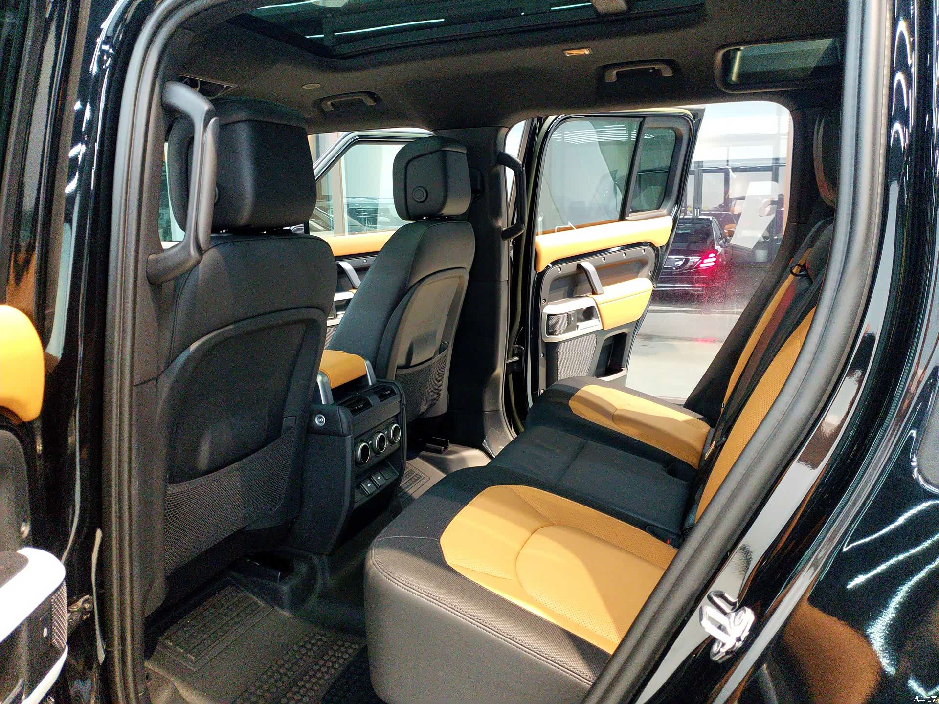 Land Rover Defender, 2023 9